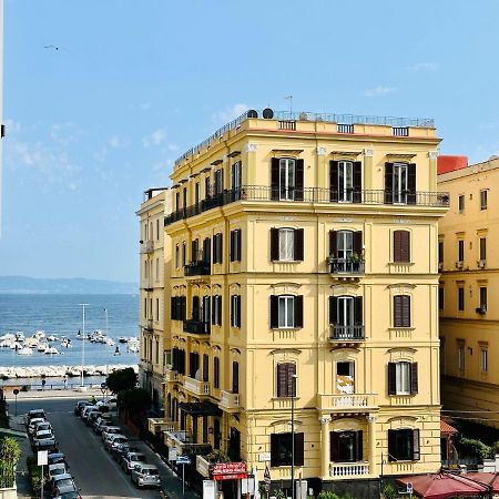 Family Relax Caracciolo Bed & Breakfast Naples Exterior photo