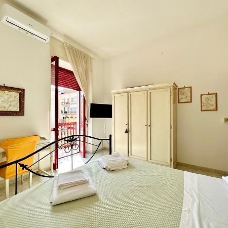 Family Relax Caracciolo Bed & Breakfast Naples Exterior photo