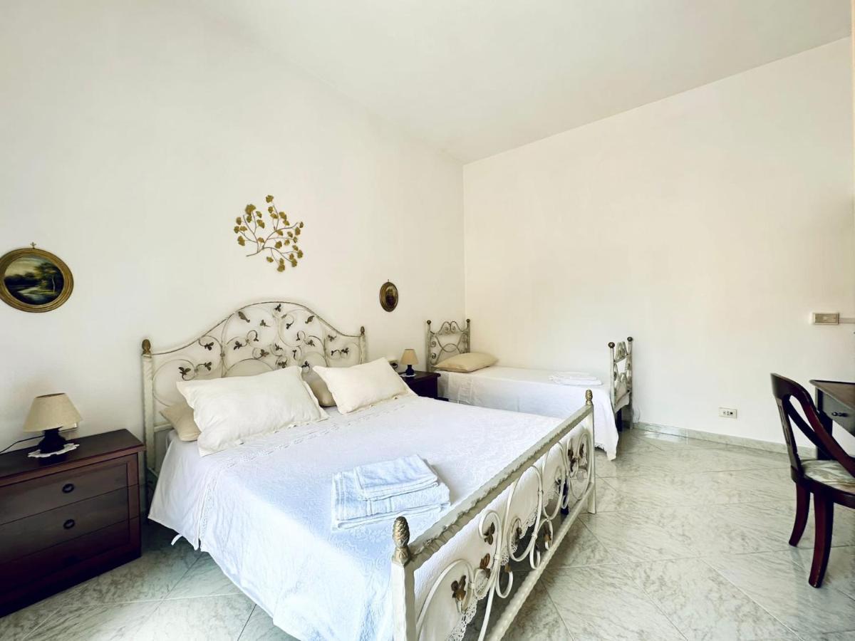 Family Relax Caracciolo Bed & Breakfast Naples Exterior photo